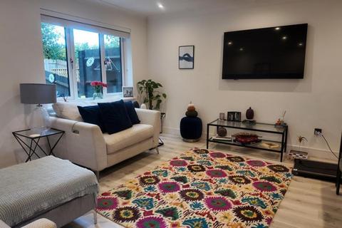 3 bedroom terraced house to rent, Tollwood Park, Crowborough TN6