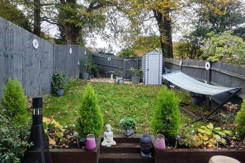 3 bedroom terraced house to rent, Tollwood Park, Crowborough TN6
