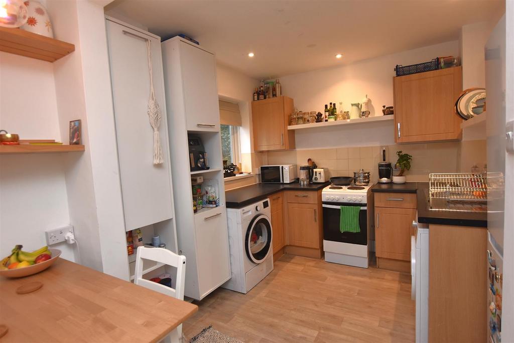 Kitchen/Dining Areas