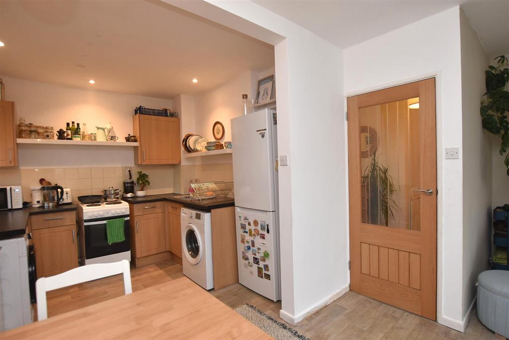 Kitchen/Dining Areas