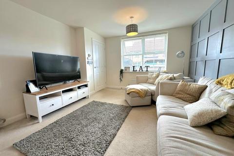 3 bedroom terraced house for sale, De Bray Close, Northampton NN5