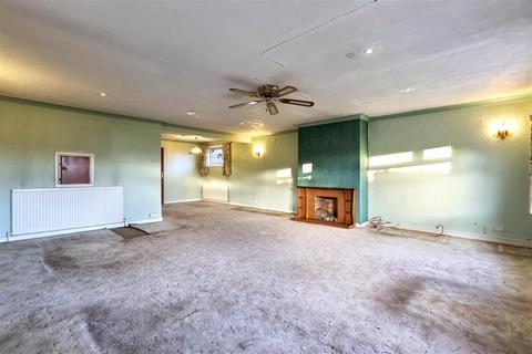 4 bedroom chalet for sale, Briarwood Avenue, Thorneywood, Nottingham