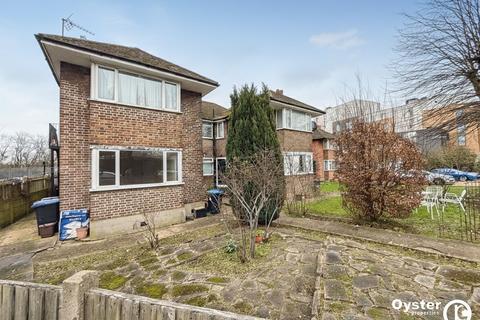 2 bedroom flat to rent, Palmers Road, Palmers Court Palmers Road, N11