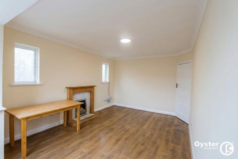 2 bedroom flat to rent, Palmers Road, Palmers Court Palmers Road, N11