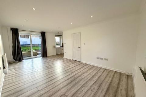 3 bedroom terraced house to rent, Cornwallis Avenue, Gillingham, ME7