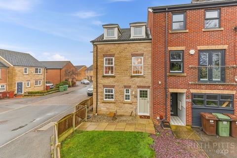 3 bedroom townhouse for sale, Barleyfields Close, Pontefract WF7