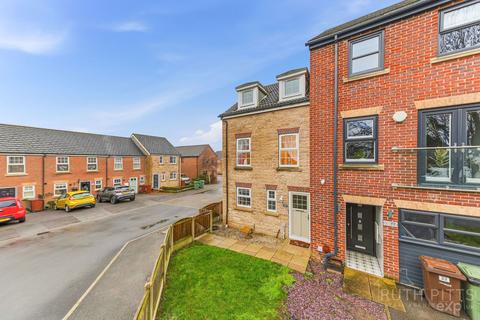 3 bedroom townhouse for sale, Barleyfields Close, Pontefract WF7