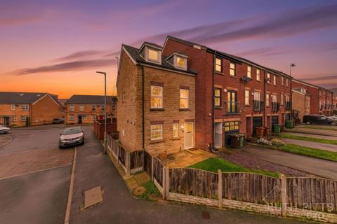 3 bedroom townhouse for sale, Barleyfields Close, Pontefract WF7