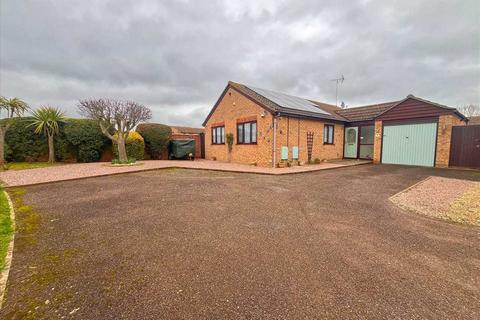 3 bedroom bungalow for sale, Clacton on Sea CO16