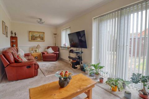 3 bedroom bungalow for sale, Clacton on Sea CO16