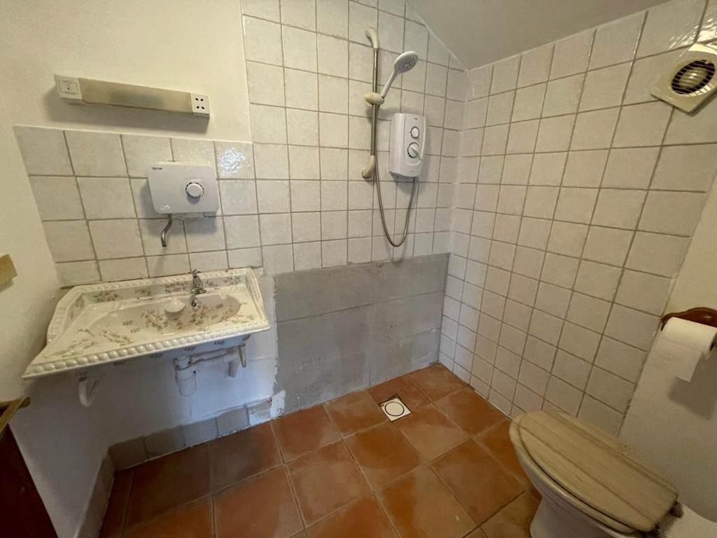Bluebell shower room