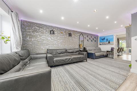 undefined, Kent Avenue, Slough