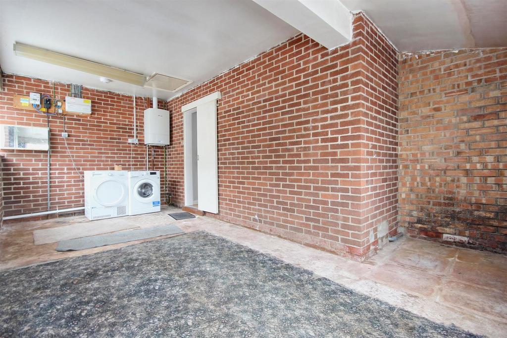 Utility room / workshop