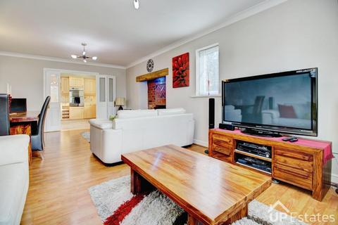 3 bedroom apartment for sale, Aragon House, Tudor Court, Warwick Road, Coventry