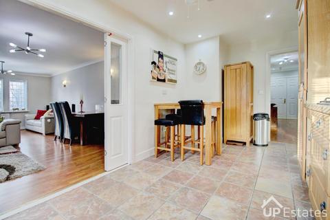 3 bedroom apartment for sale, Aragon House, Tudor Court, Warwick Road, Coventry