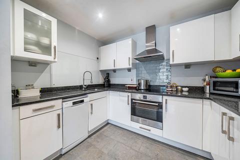 undefined, Birdwood Avenue, London