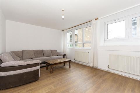 3 bedroom flat to rent, Yelverton Road, Battersea SW11