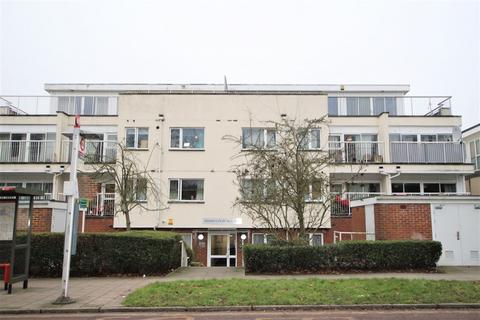 1 bedroom apartment to rent, Wessex Court, The Avenue, Wembley