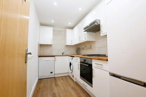 1 bedroom apartment to rent, Wessex Court, The Avenue, Wembley