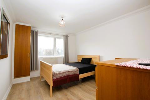1 bedroom apartment to rent, Wessex Court, The Avenue, Wembley