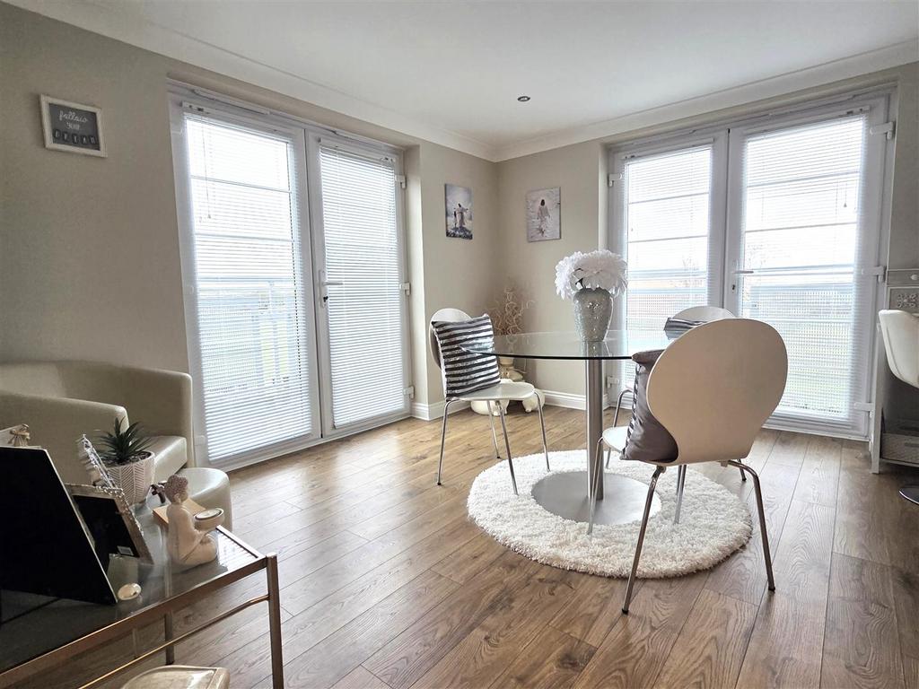 Open plan raised dining area