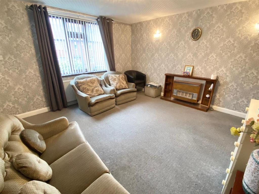 Sitting room 1.jpg