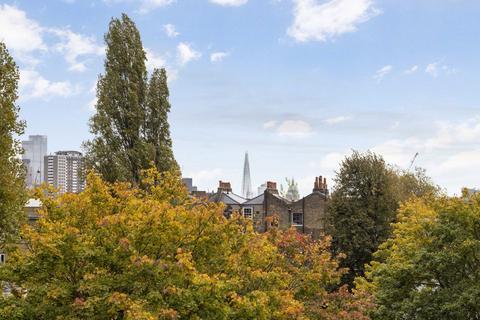 1 bedroom flat for sale, Cruikshank Street, London WC1X