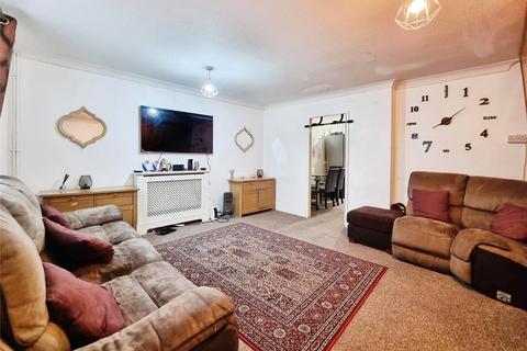 3 bedroom terraced house to rent, St. Edmunds Way, Gillingham ME8