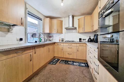 3 bedroom terraced house to rent, St. Edmunds Way, Gillingham ME8