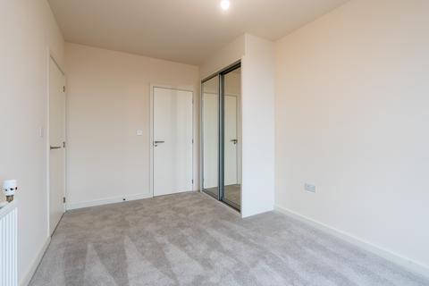2 bedroom flat to rent, Eastman Road, Harrow HA1