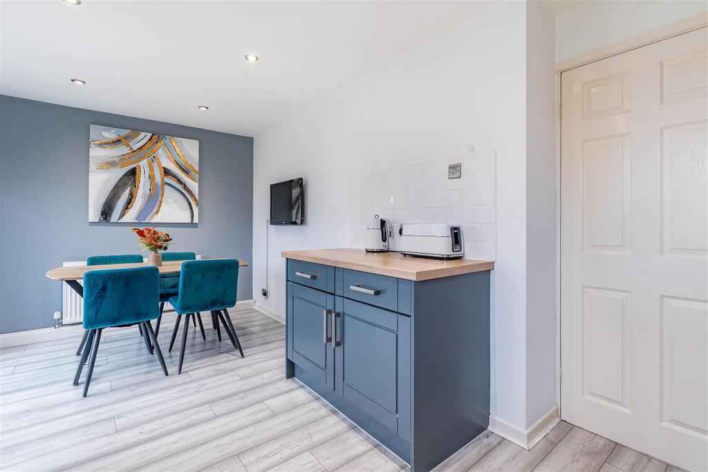 Kitchen/Dining Room