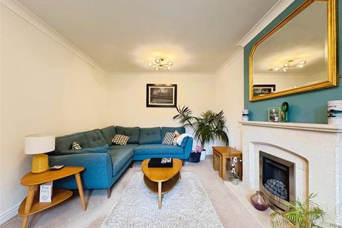 3 bedroom semi-detached house for sale, Vale Close, Loughborough, Leicestershire