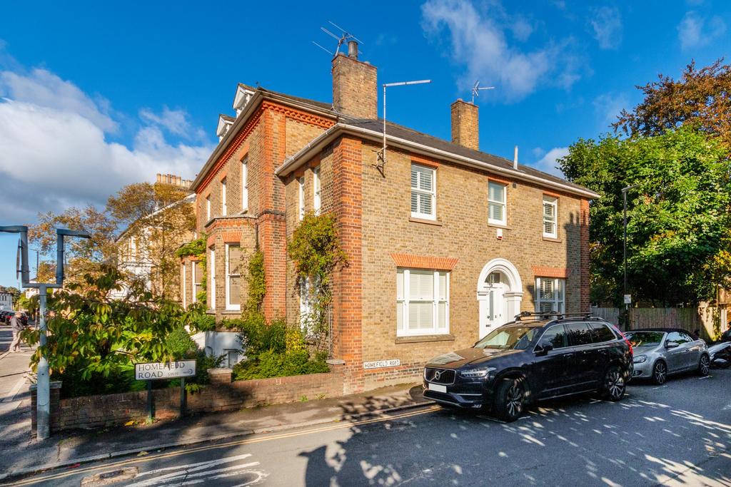 Two bedroom house for rent on Homefield Road
