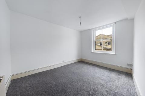 4 bedroom duplex to rent, High Street, Tewkesbury, Glos, GL20