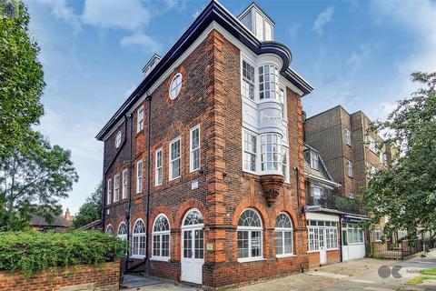 2 bedroom flat to rent, Hare Hall Lane, Romford RM2