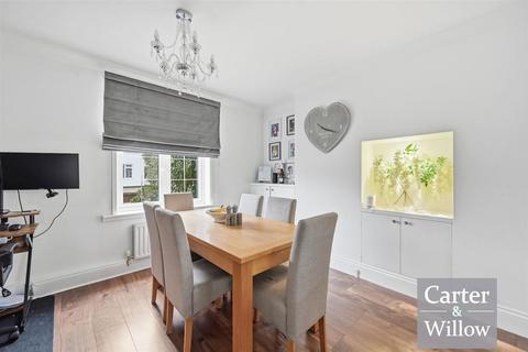 3 bedroom end of terrace house for sale, Langley Crescent, Essex