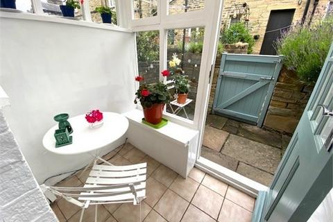 3 bedroom terraced house for sale, Shirley Street, Saltaire, SHIPLEY BD18