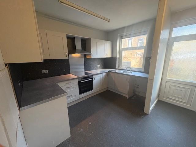 Kitchen2.jpg