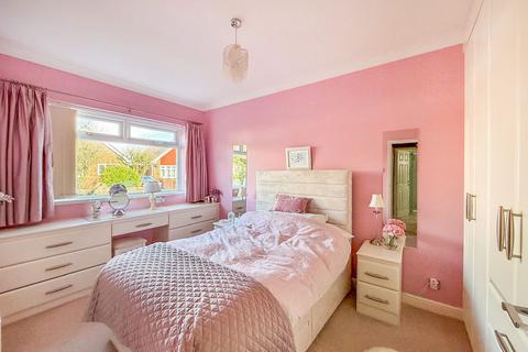 2 bedroom detached bungalow for sale, Driffield Close, Cottingham HU16