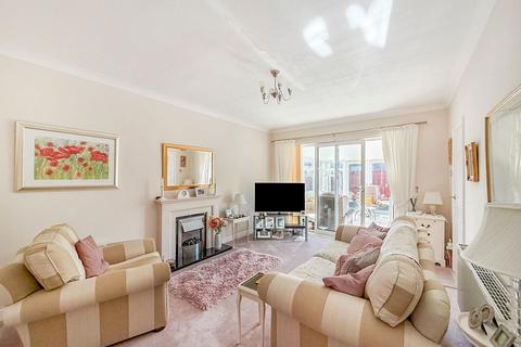 2 bedroom detached bungalow for sale, Driffield Close, Cottingham HU16