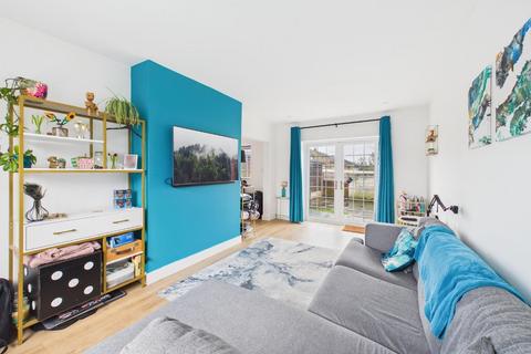 3 bedroom terraced house for sale, Airedale Avenue, Bingley