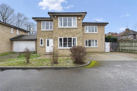 undefined, Amberside Close, Isleworth TW7