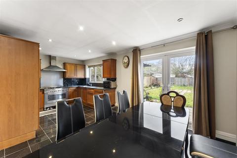 undefined, Amberside Close, Isleworth TW7