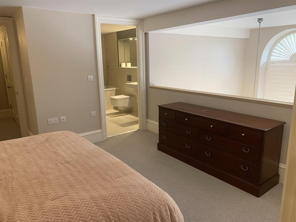 Master Bedroom.JPEG