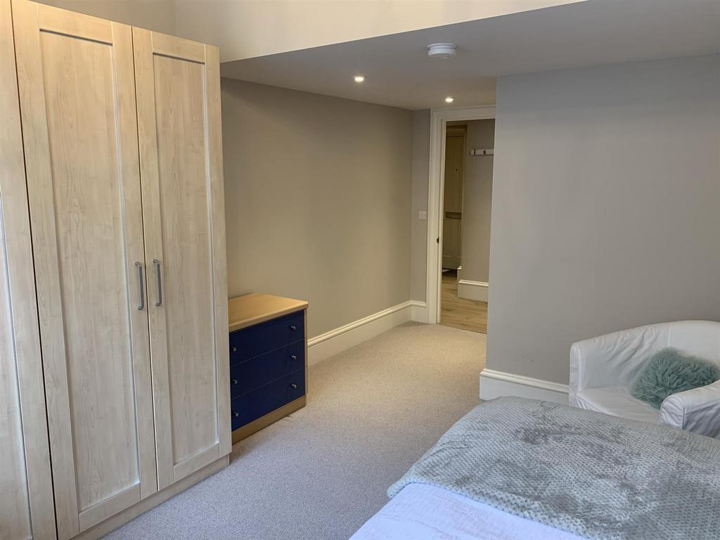 Bedroom 2 (2).JPEG
