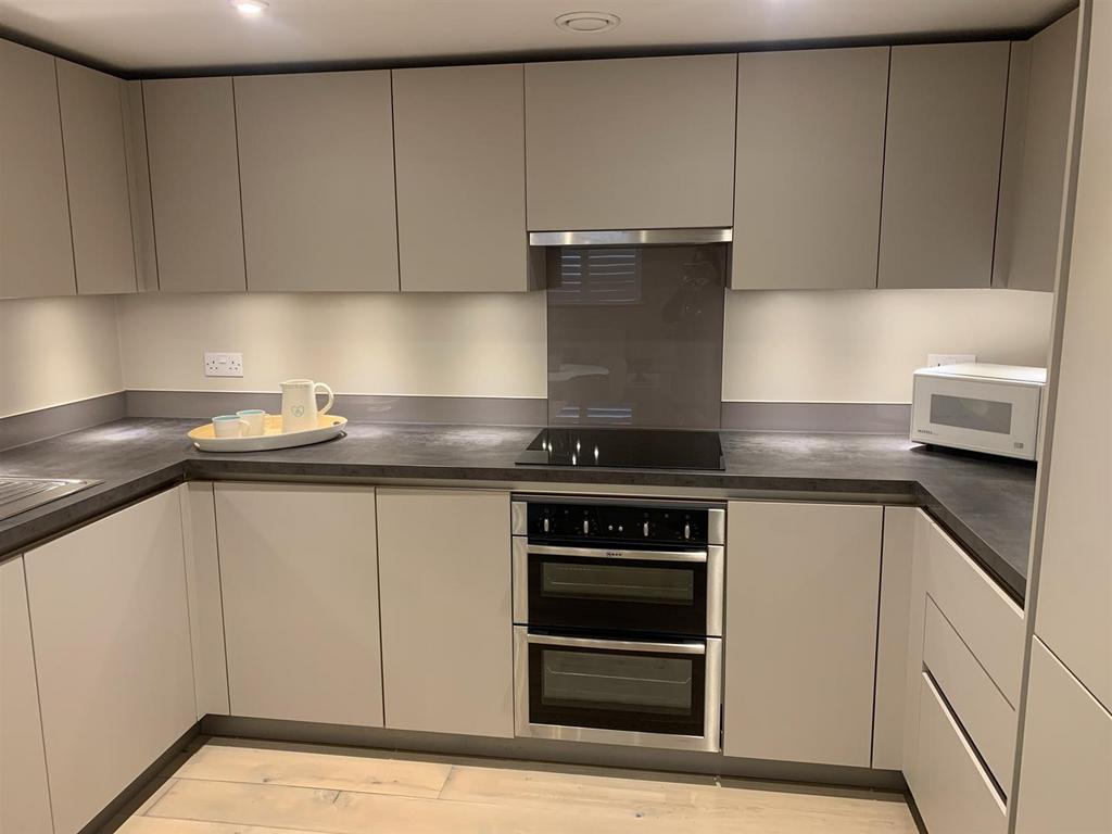 Fully fitted kitchen.JPEG