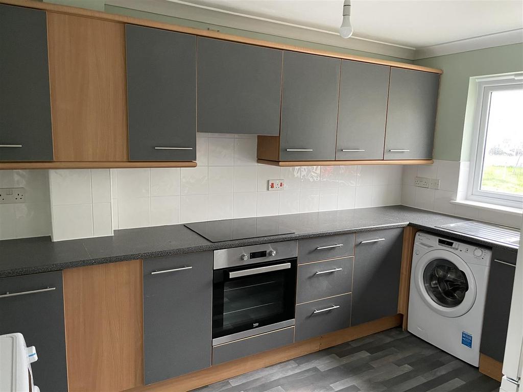 Kitchen: