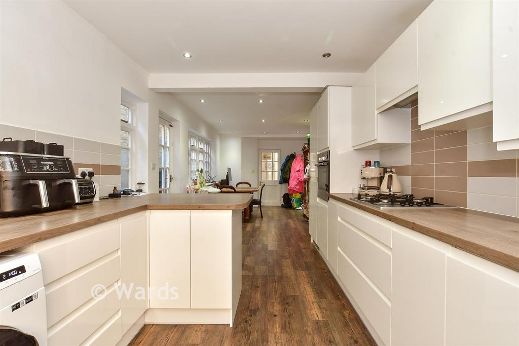 Kitchen/ Breakfast Room