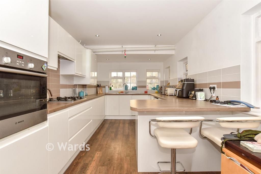 Kitchen/ Breakfast Room