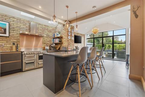 5 bedroom semi-detached house for sale, Westbury Lane, Buckhurst Hill IG9